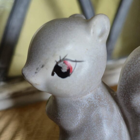 Vintage Japan Salt & Pepper Shakers Set - Cute Grey Squirrels - Picture 11 of 12